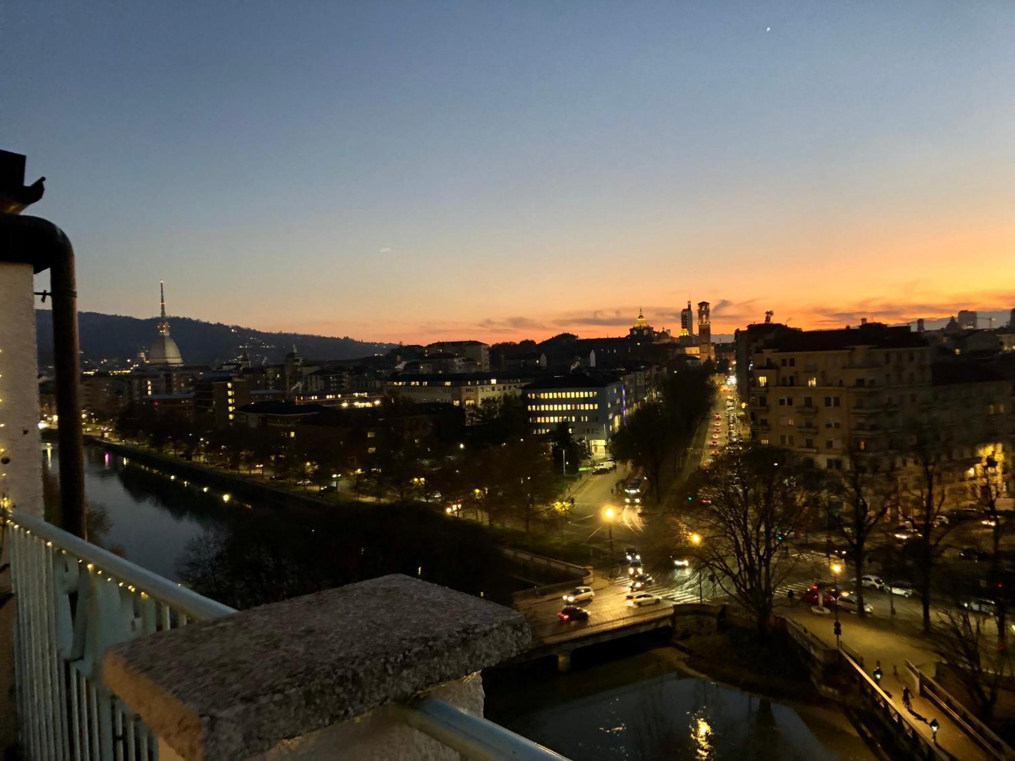 Attico Ellen Terrazza Con Vista Apartment Turin Exterior photo